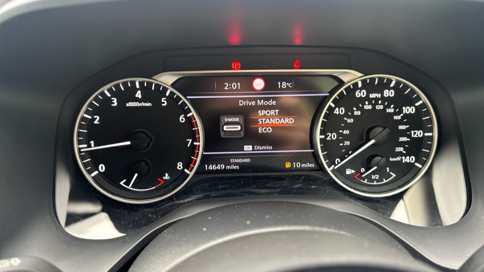 Nissan Qashqai 1.3 DiG-T MH Acenta Premium 5dr Petrol Hatchback - Image 31