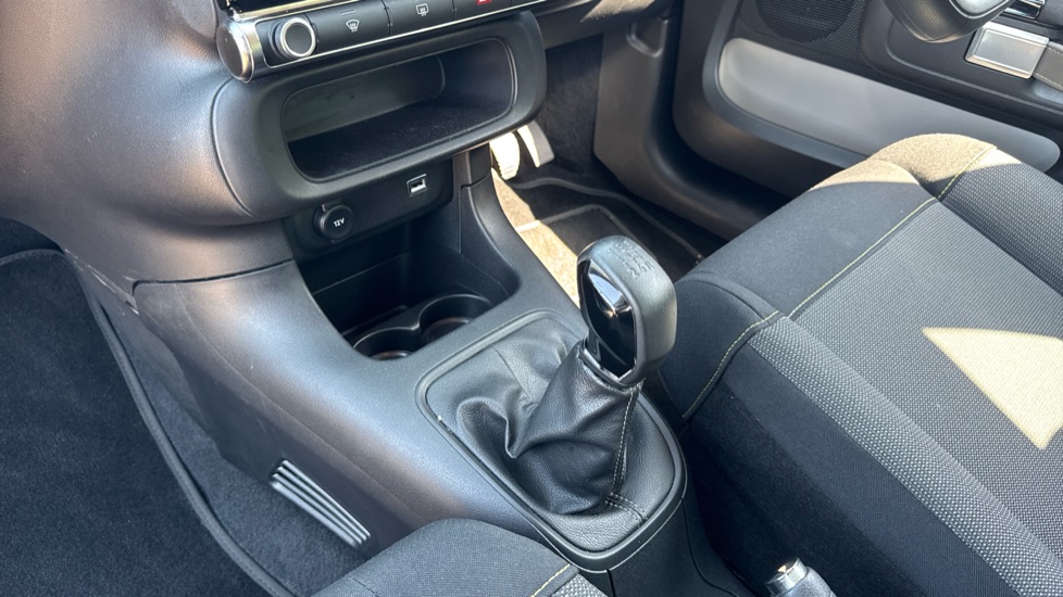 Citroen C3 1.2 PureTech Sense 5dr Petrol Hatchback - Image 13