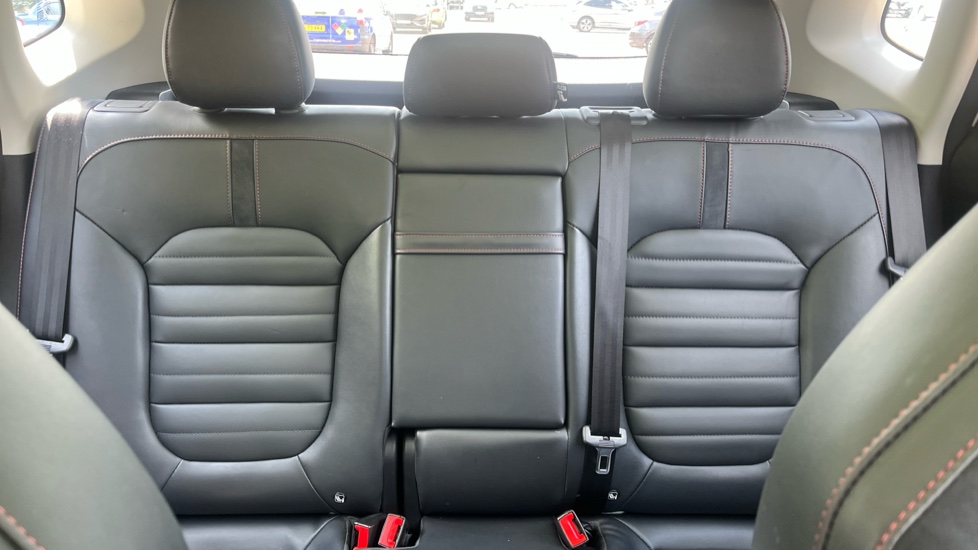 MG HS 1.5 T-GDI Exclusive 5dr DCT Petrol Hatchback - Image 15