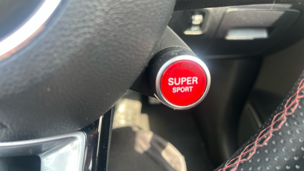 MG HS 1.5 T-GDI Exclusive 5dr DCT Petrol Hatchback - Image 31