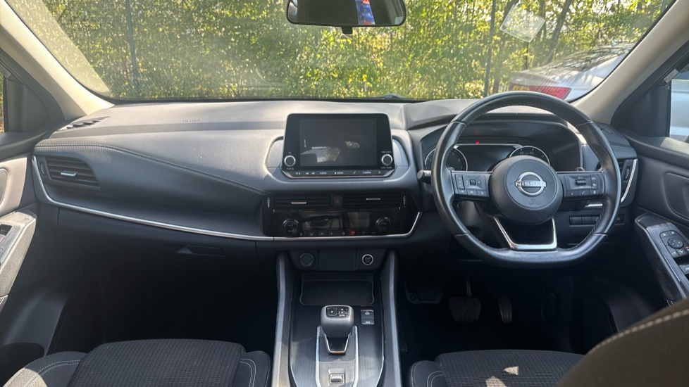 Nissan Qashqai 1.3 DiG-T MH 158 Acenta Premium 5dr Xtronic Petrol Hatchback - Image 10