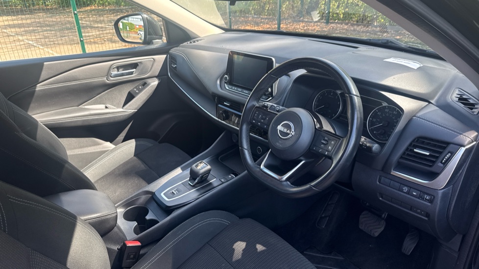 Nissan Qashqai 1.3 DiG-T MH 158 Acenta Premium 5dr Xtronic Petrol Hatchback - Image 11