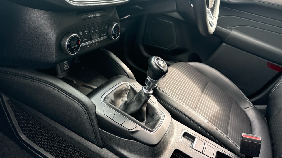 Ford Kuga 1.5 EcoBoost 150 Titanium Edition 5dr Petrol Estate - Image 13
