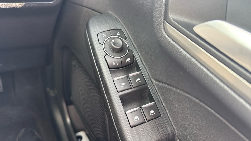 Ford Kuga 1.5 EcoBoost 150 Titanium Edition 5dr Petrol Estate - Image 21