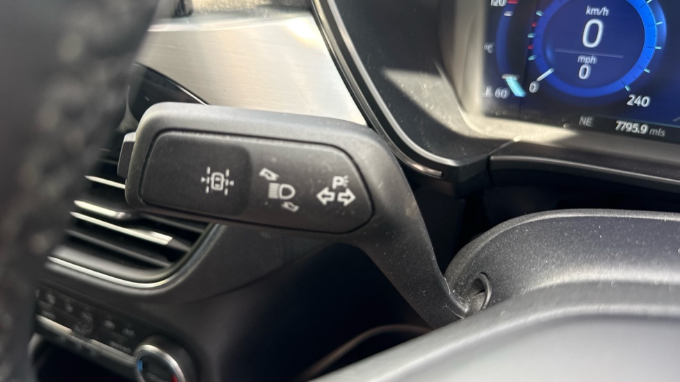 Ford Kuga 1.5 EcoBoost 150 Titanium Edition 5dr Petrol Estate - Image 31