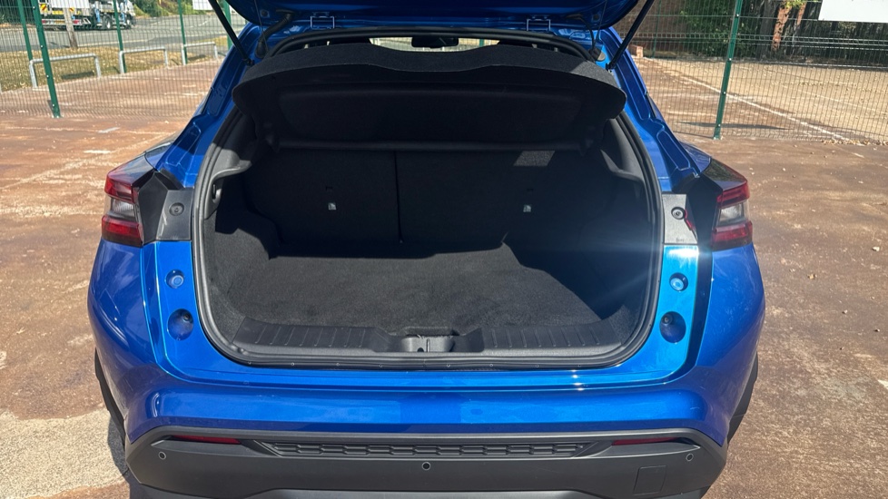 Nissan Juke 1.6 Hybrid N-Connecta 5dr Auto Hybrid Hatchback - Image 4