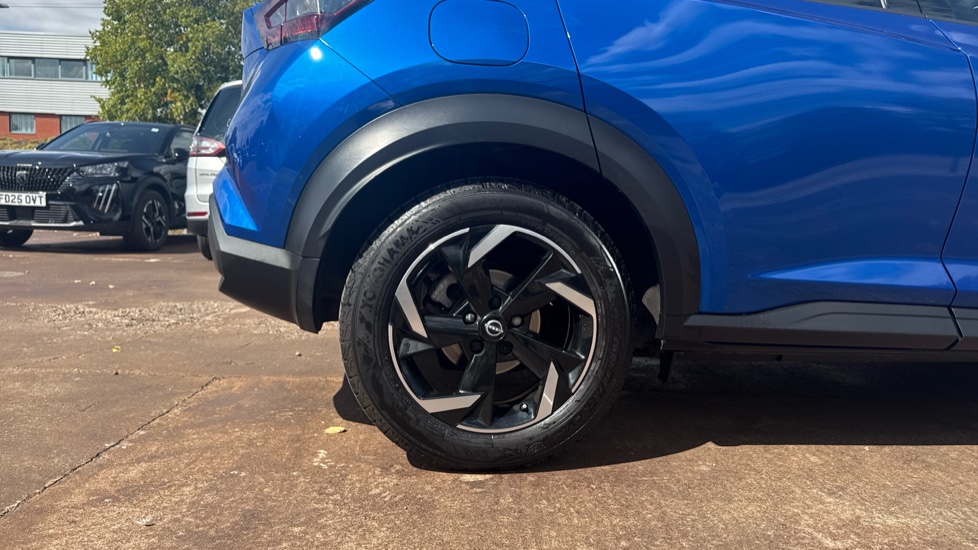 Nissan Juke 1.6 Hybrid N-Connecta 5dr Auto Hybrid Hatchback - Image 7