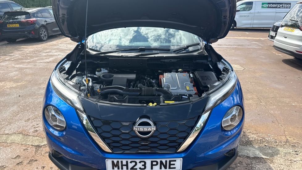Nissan Juke 1.6 Hybrid N-Connecta 5dr Auto Hybrid Hatchback - Image 8