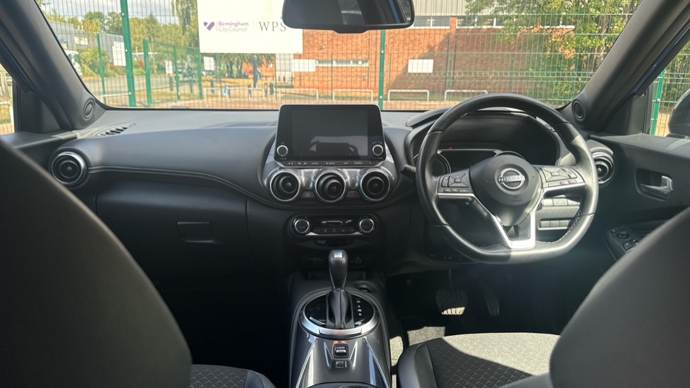 Nissan Juke 1.6 Hybrid N-Connecta 5dr Auto Hybrid Hatchback - Image 10