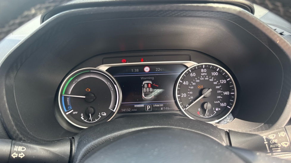 Nissan Juke 1.6 Hybrid N-Connecta 5dr Auto Hybrid Hatchback - Image 18