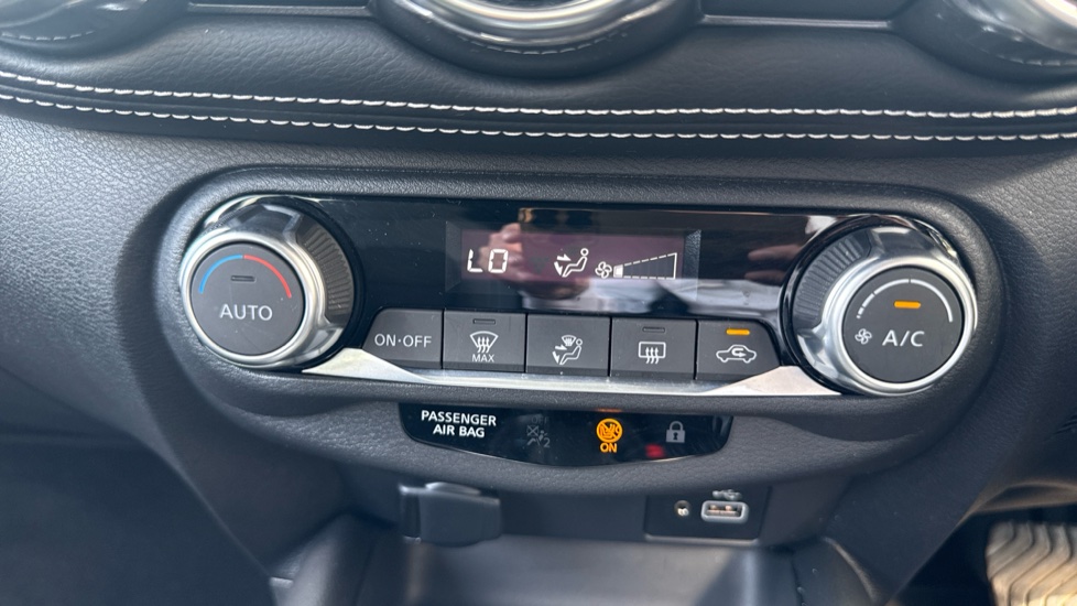 Nissan Juke 1.6 Hybrid N-Connecta 5dr Auto Hybrid Hatchback - Image 26