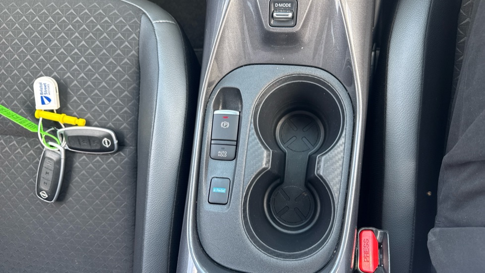 Nissan Juke 1.6 Hybrid N-Connecta 5dr Auto Hybrid Hatchback - Image 29