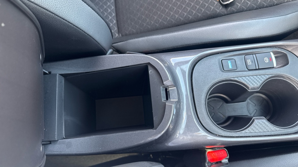Nissan Juke 1.6 Hybrid N-Connecta 5dr Auto Hybrid Hatchback - Image 30