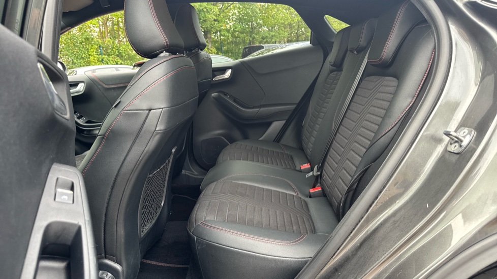 Ford Puma 1.0 EcoBoost Hybrid mHEV ST-Line X 5dr Petrol Hatchback - Image 16