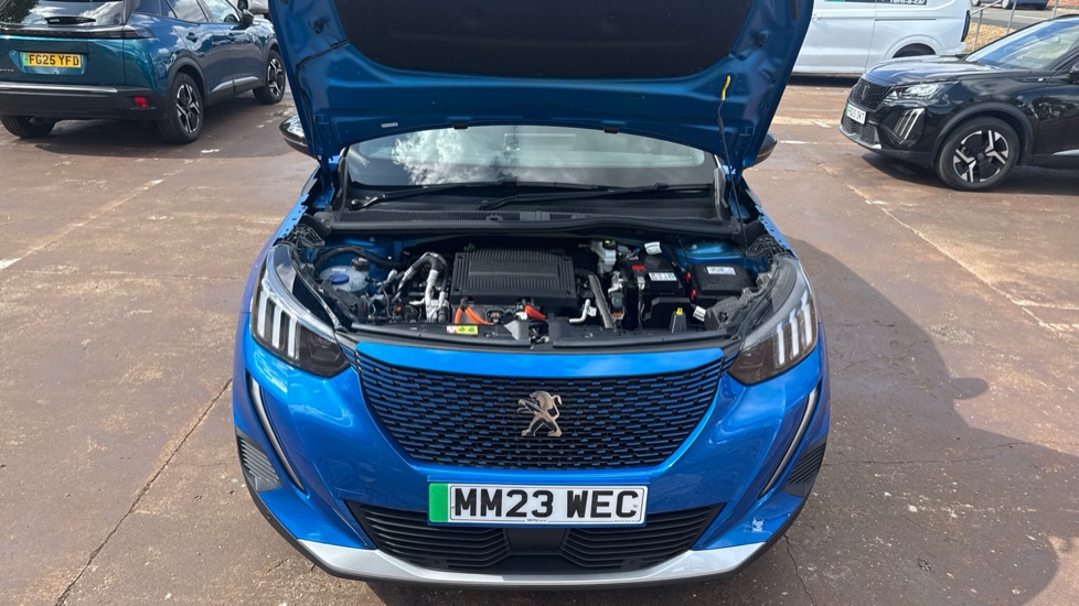 Peugeot 2008 100kW GT 50kWh 5dr Auto Electric Estate - Image 8