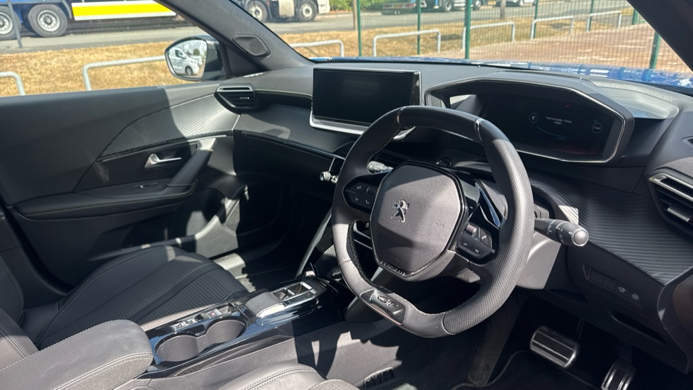 Peugeot 2008 100kW GT 50kWh 5dr Auto Electric Estate - Image 11