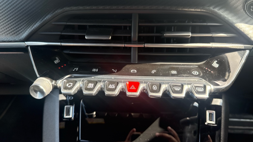 Peugeot 2008 100kW GT 50kWh 5dr Auto Electric Estate - Image 22