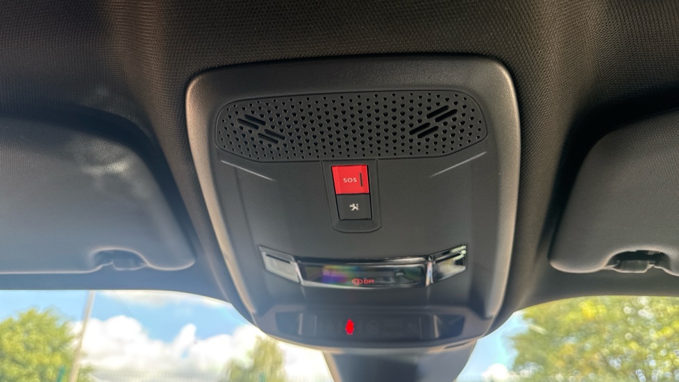 Peugeot 2008 100kW GT 50kWh 5dr Auto Electric Estate - Image 25