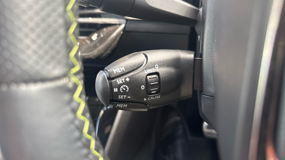 Peugeot 2008 100kW GT 50kWh 5dr Auto Electric Estate - Image 31