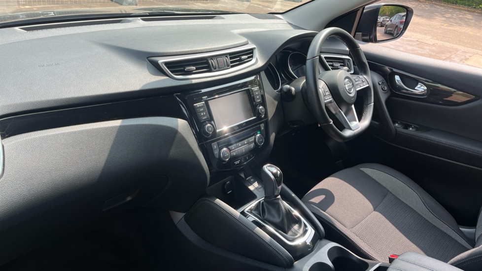 Nissan Qashqai 1.3 DiG-T 160 [157] Acenta Premium 5dr DCT Petrol Hatchback - Image 9