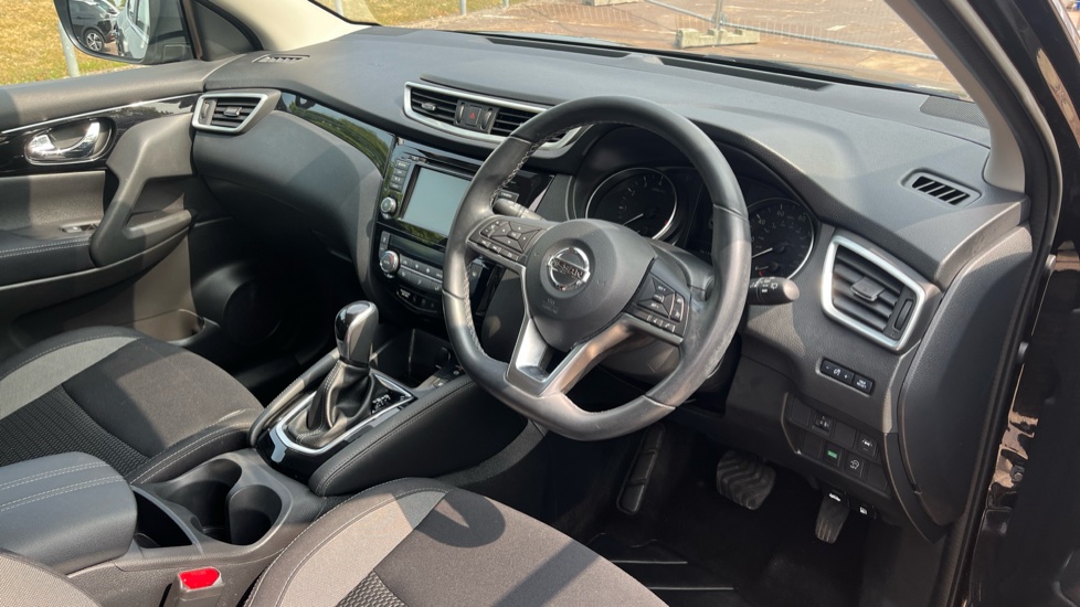 Nissan Qashqai 1.3 DiG-T 160 [157] Acenta Premium 5dr DCT Petrol Hatchback - Image 11