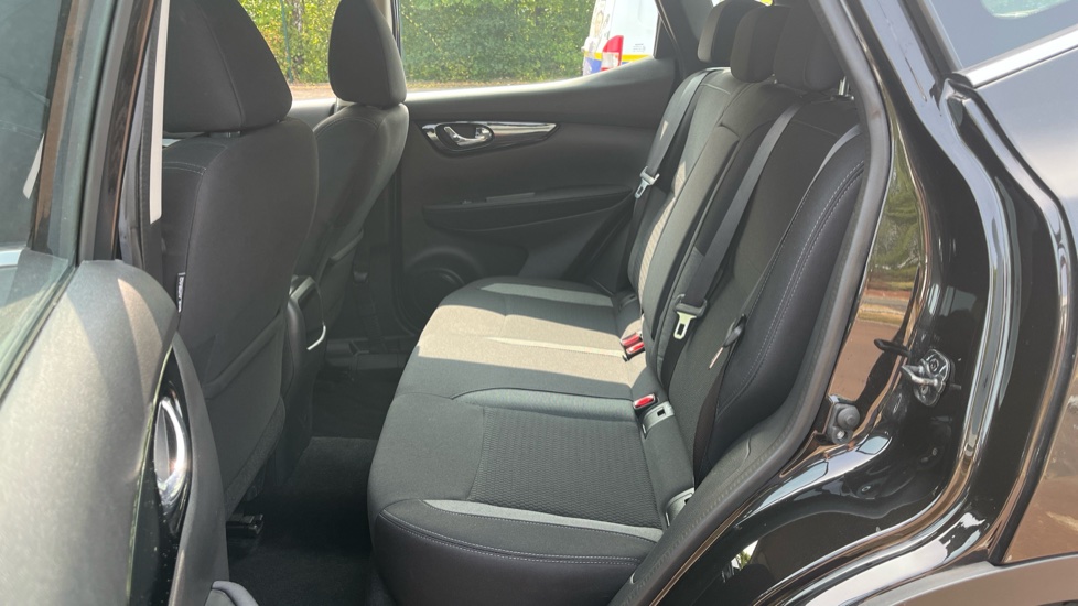 Nissan Qashqai 1.3 DiG-T 160 [157] Acenta Premium 5dr DCT Petrol Hatchback - Image 16