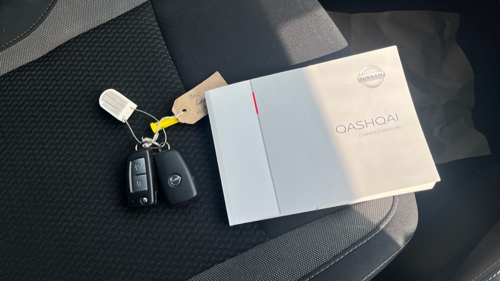 Nissan Qashqai 1.3 DiG-T 160 [157] Acenta Premium 5dr DCT Petrol Hatchback - Image 19