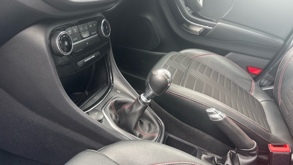 Ford Puma 1.0 EcoBoost Hybrid mHEV ST-Line X 5dr Petrol Hatchback - Image 13