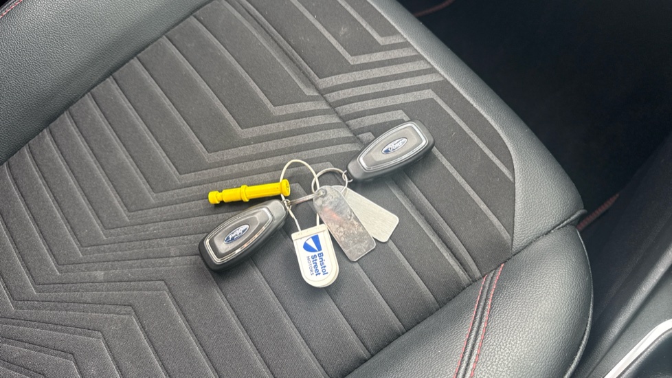 Ford Puma 1.0 EcoBoost Hybrid mHEV ST-Line X 5dr Petrol Hatchback - Image 19