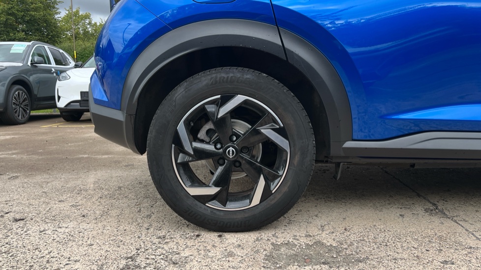Nissan Juke 1.6 Hybrid N-Connecta 5dr Auto Hybrid Hatchback - Image 7