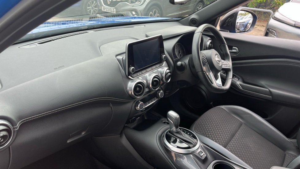 Nissan Juke 1.6 Hybrid N-Connecta 5dr Auto Hybrid Hatchback - Image 9