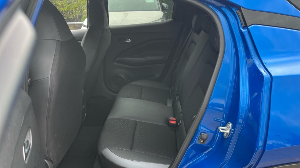 Nissan Juke 1.6 Hybrid N-Connecta 5dr Auto Hybrid Hatchback - Image 16