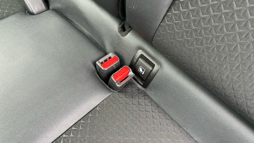 Nissan Juke 1.6 Hybrid N-Connecta 5dr Auto Hybrid Hatchback - Image 17