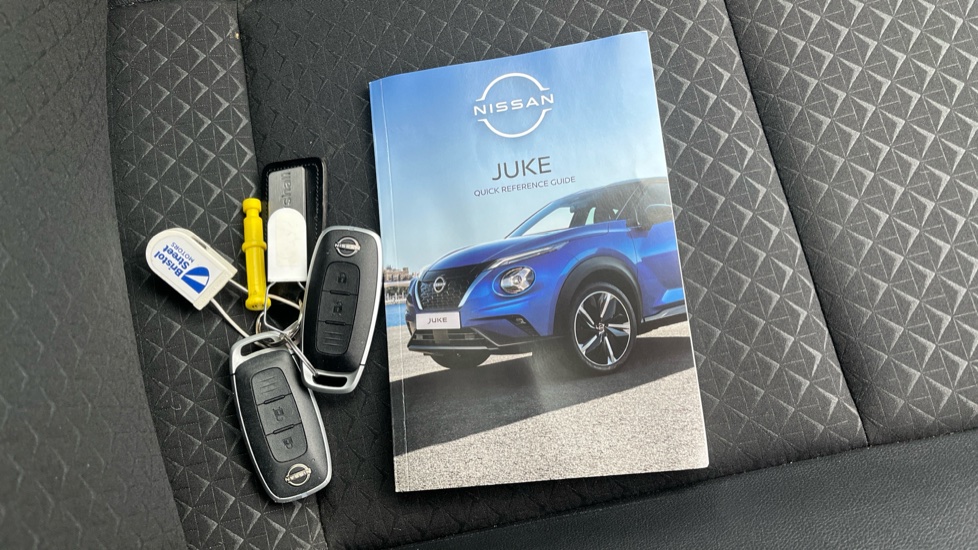 Nissan Juke 1.6 Hybrid N-Connecta 5dr Auto Hybrid Hatchback - Image 19