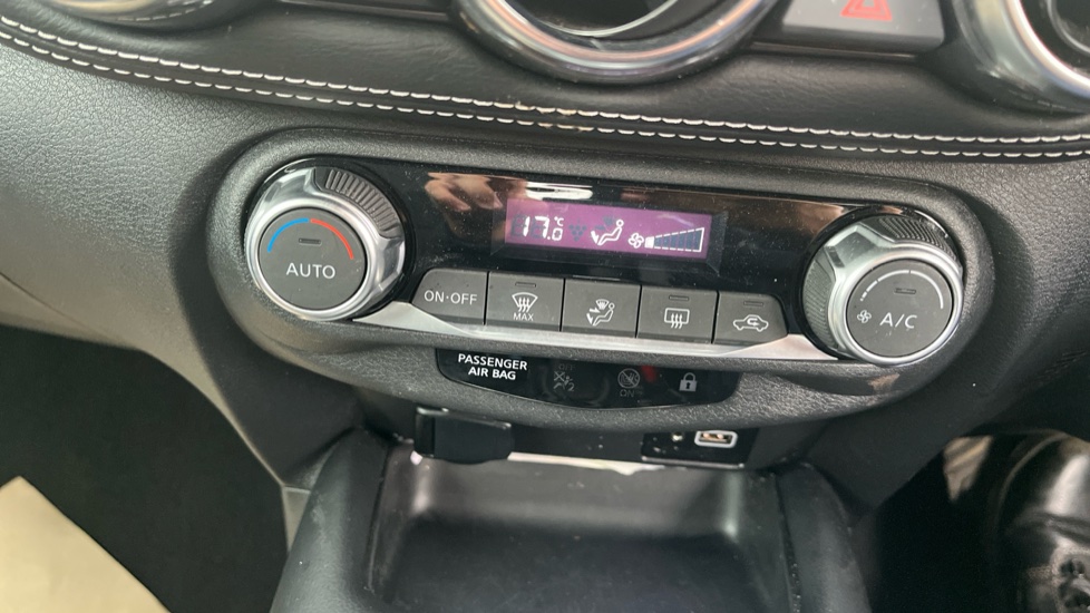 Nissan Juke 1.6 Hybrid N-Connecta 5dr Auto Hybrid Hatchback - Image 22