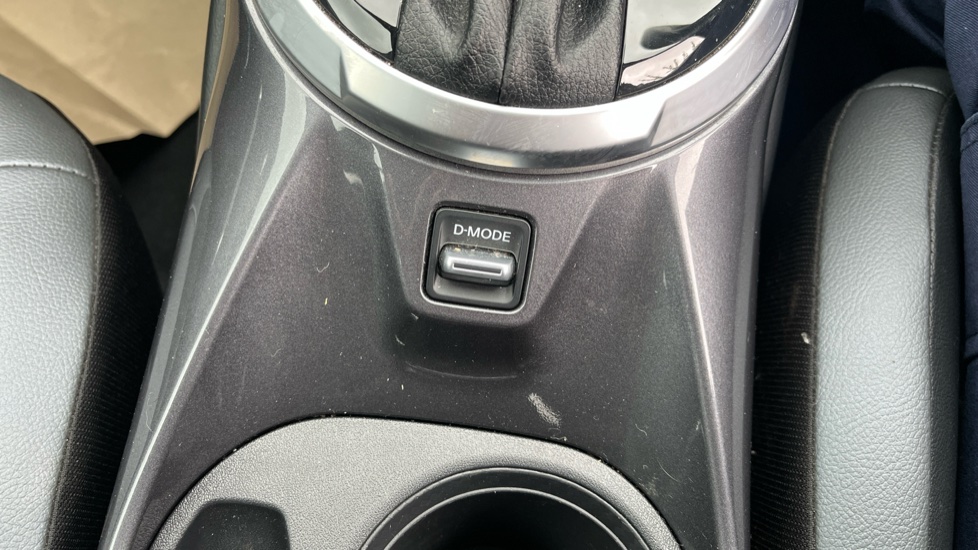 Nissan Juke 1.6 Hybrid N-Connecta 5dr Auto Hybrid Hatchback - Image 24