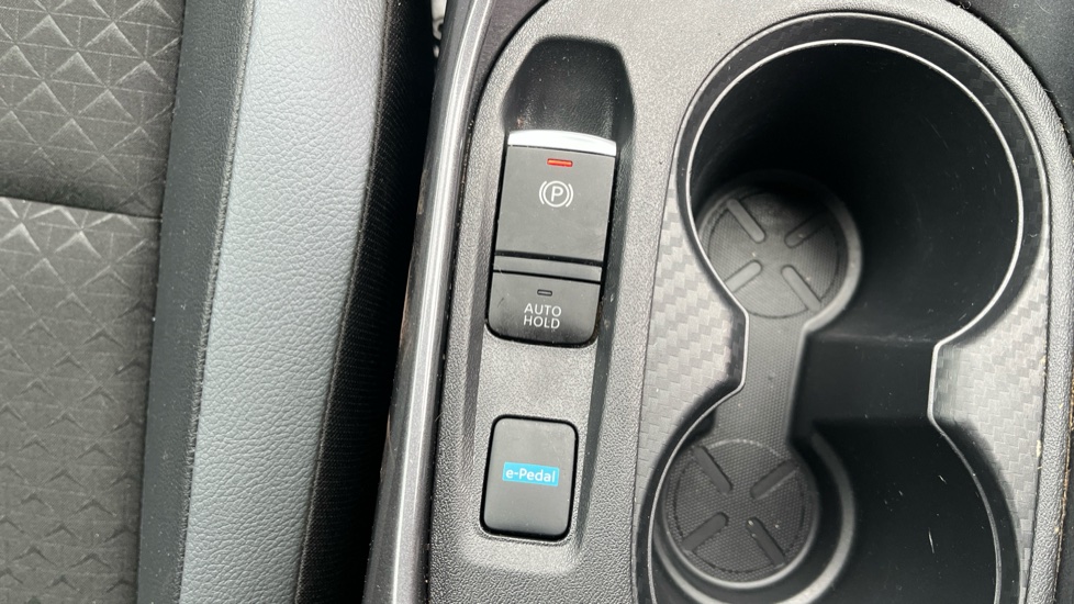 Nissan Juke 1.6 Hybrid N-Connecta 5dr Auto Hybrid Hatchback - Image 25