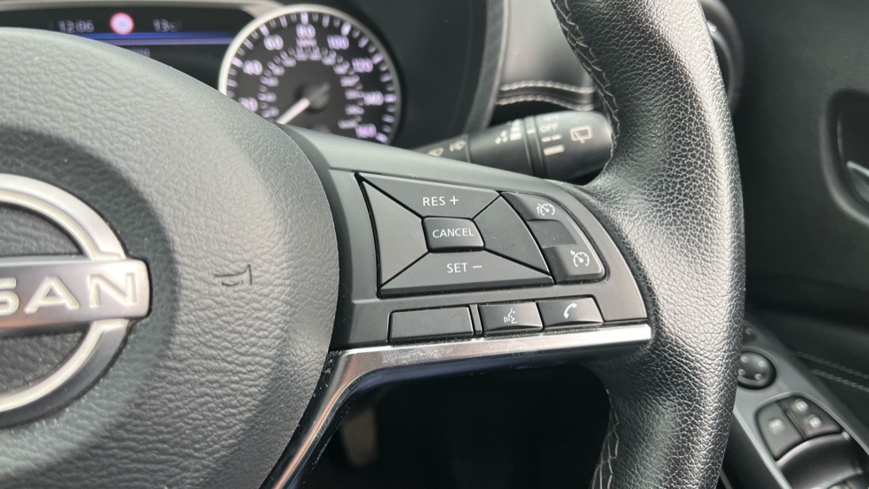 Nissan Juke 1.6 Hybrid N-Connecta 5dr Auto Hybrid Hatchback - Image 27
