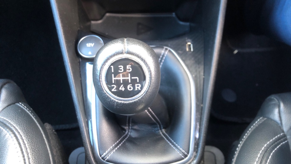 Ford Fiesta 1.0 EcoBoost Active X 5dr Petrol Hatchback - Image 31