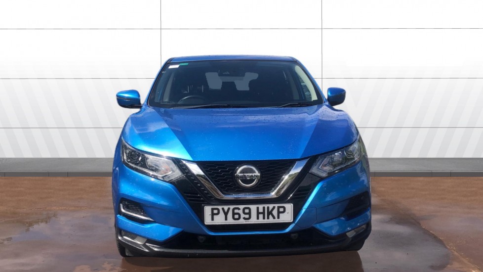 Nissan Qashqai 1.3 DiG-T 160 Acenta Premium 5dr DCT Petrol Hatchback - Image 3