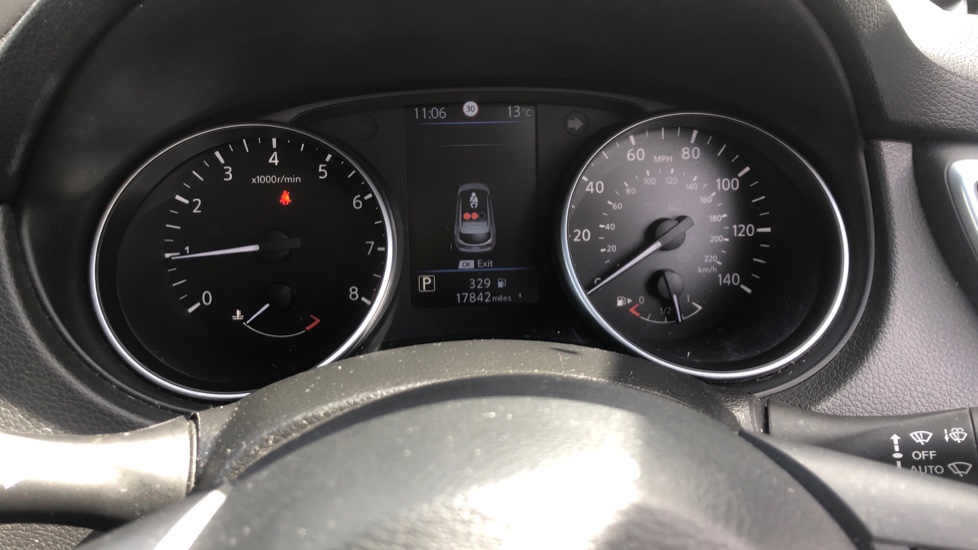 Nissan Qashqai 1.3 DiG-T 160 Acenta Premium 5dr DCT Petrol Hatchback - Image 18