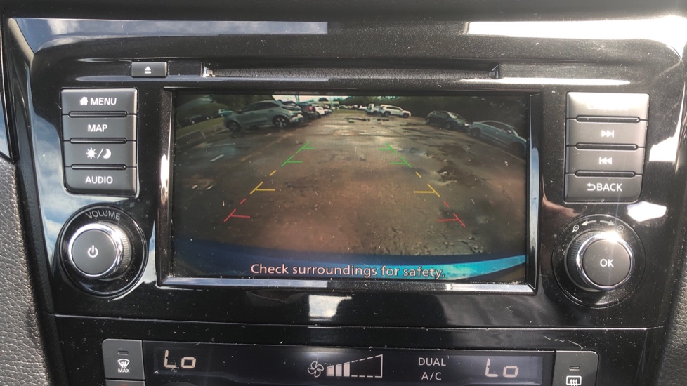 Nissan Qashqai 1.3 DiG-T 160 Acenta Premium 5dr DCT Petrol Hatchback - Image 22