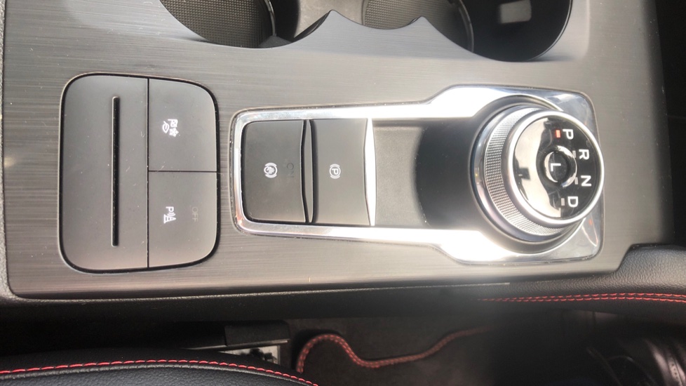 Ford Kuga 2.5 FHEV ST-Line X Edition 5dr CVT Hybrid Estate - Image 31
