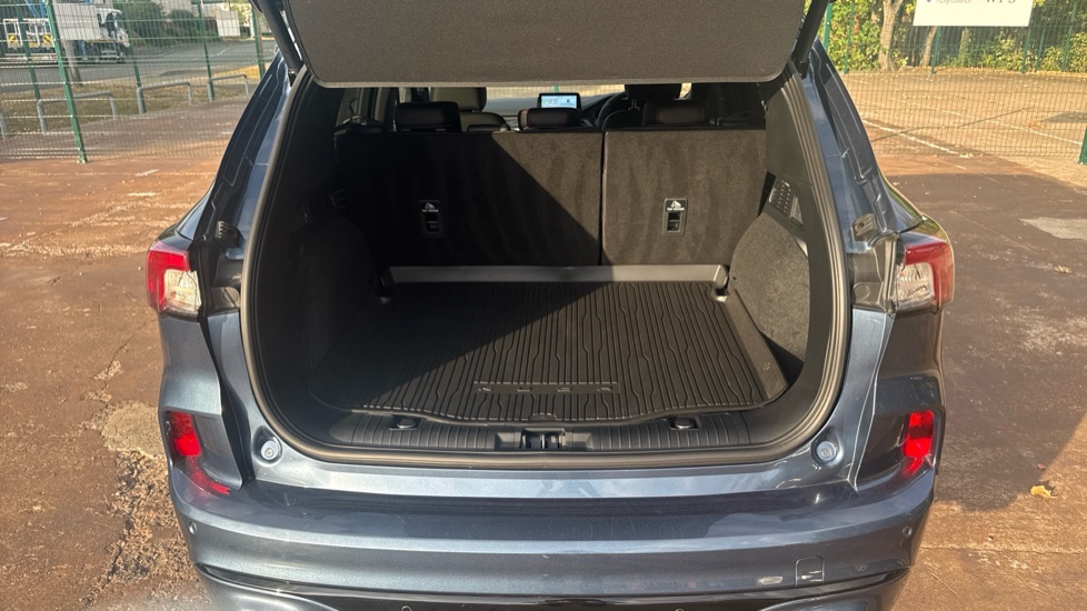 Ford Kuga 2.5 FHEV ST-Line X Edition 5dr CVT Hybrid Estate - Image 4