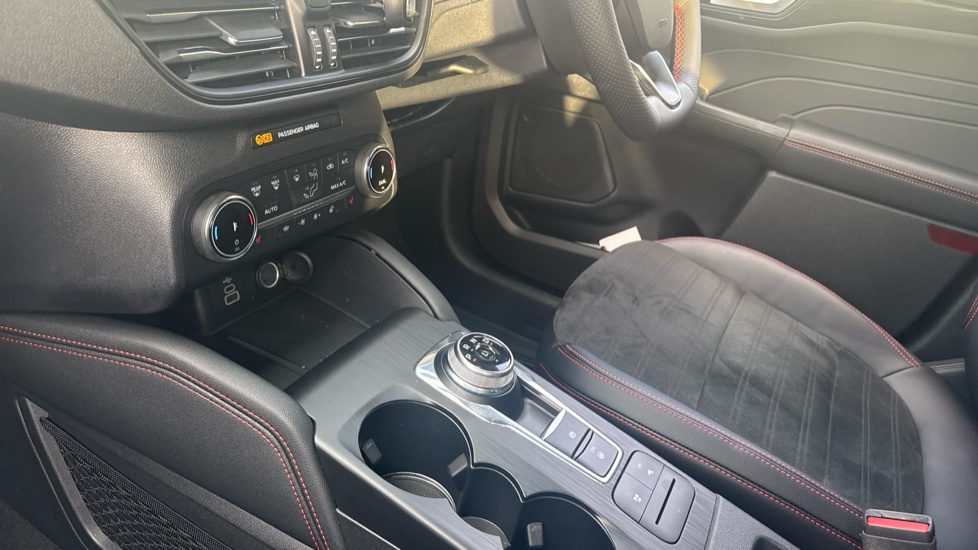 Ford Kuga 2.5 FHEV ST-Line X Edition 5dr CVT Hybrid Estate - Image 13