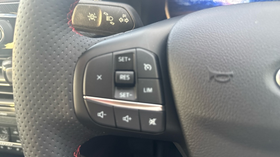 Ford Kuga 2.5 FHEV ST-Line X Edition 5dr CVT Hybrid Estate - Image 24