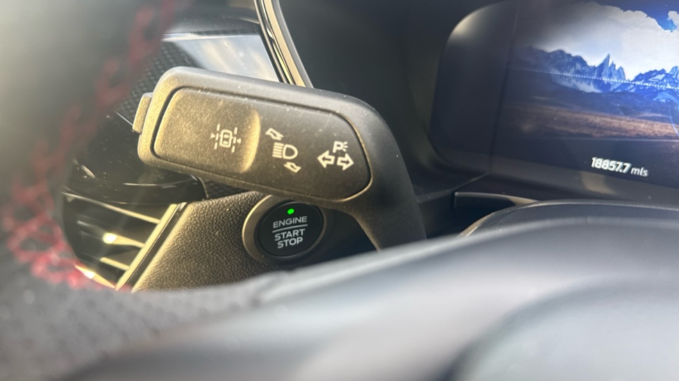 Ford Kuga 2.5 FHEV ST-Line X Edition 5dr CVT Hybrid Estate - Image 25