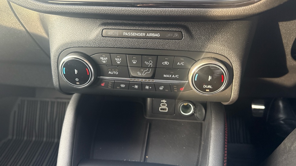 Ford Kuga 2.5 FHEV ST-Line X Edition 5dr CVT Hybrid Estate - Image 27