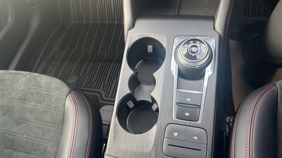 Ford Kuga 2.5 FHEV ST-Line X Edition 5dr CVT Hybrid Estate - Image 28