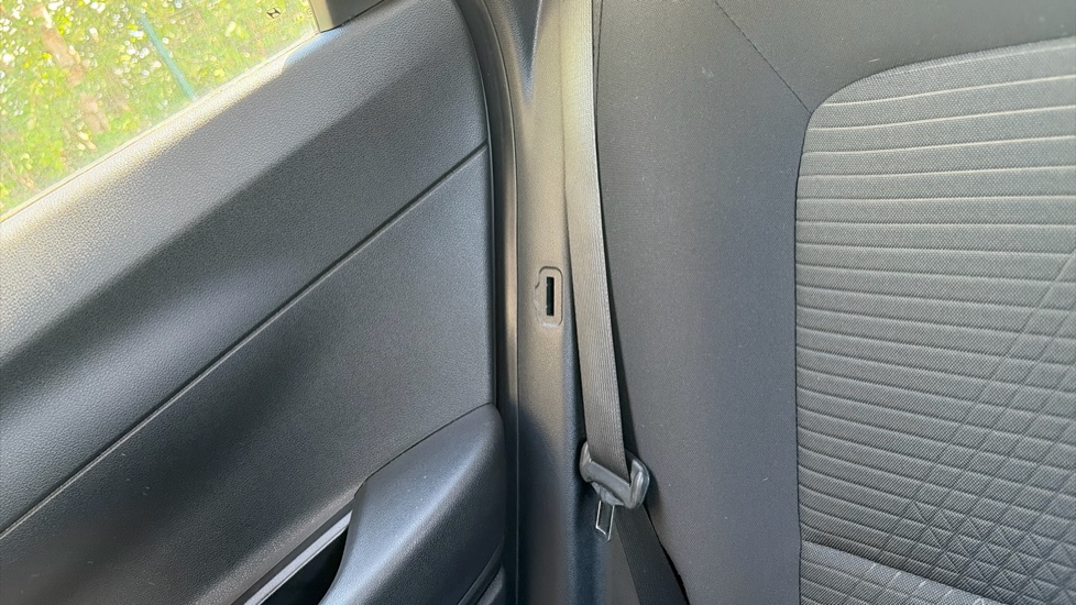 Hyundai i20 1.0T GDi 48V MHD SE Connect 5dr Petrol Hatchback - Image 17